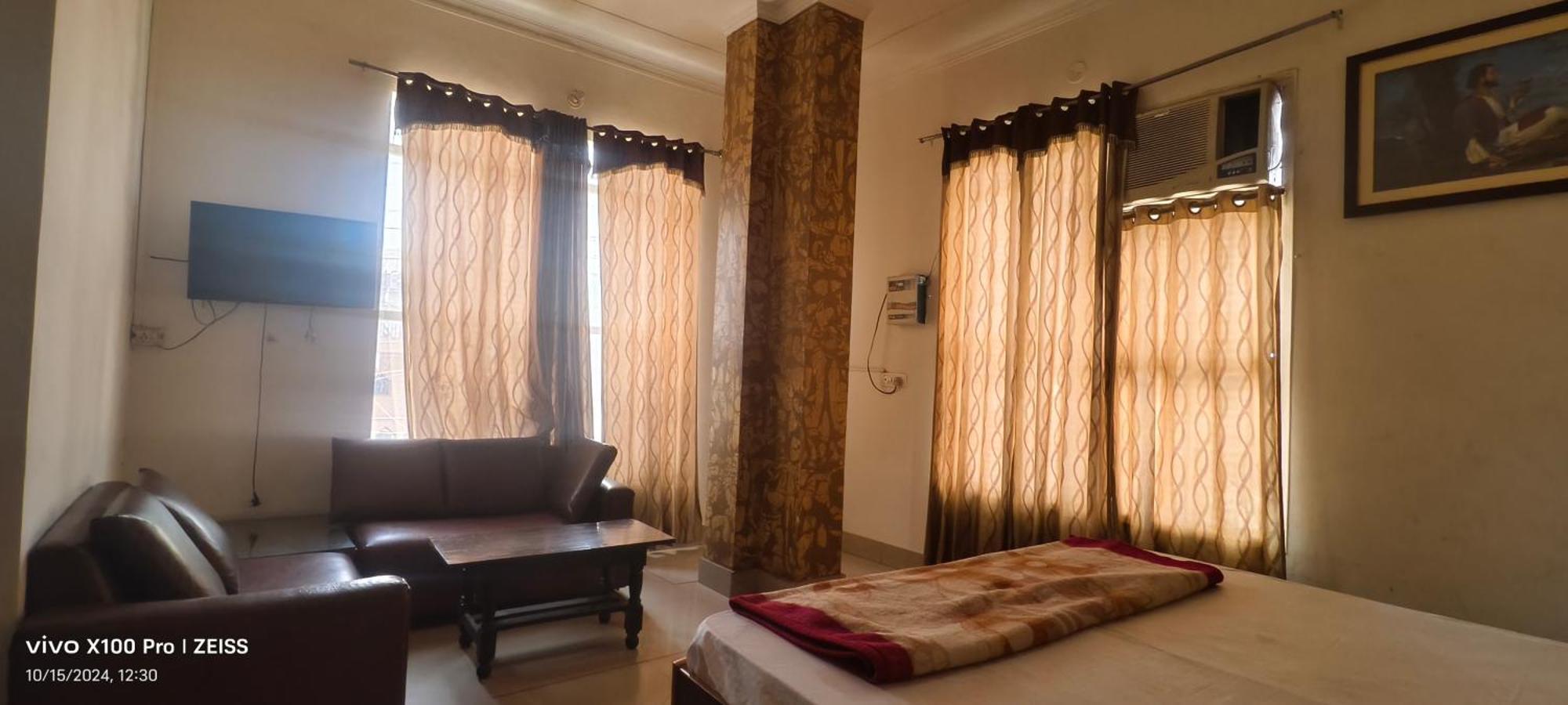 Surya Hotel Sirsa Phòng bức ảnh
